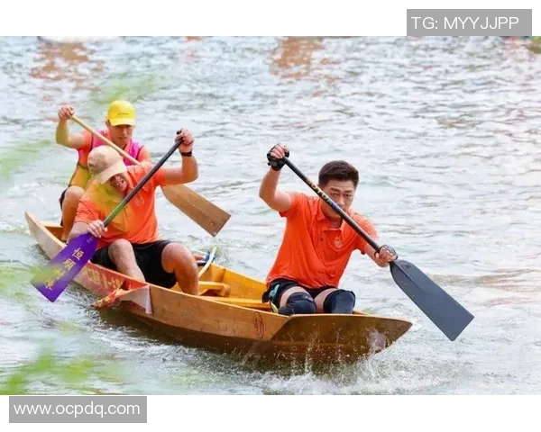 香港足球明星热情参与传统活动共庆端午节划龙舟展现团结精神与运动魅力 香港足球明星热情参与传统活动共庆端午节划龙舟展现团结精神与运动魅力